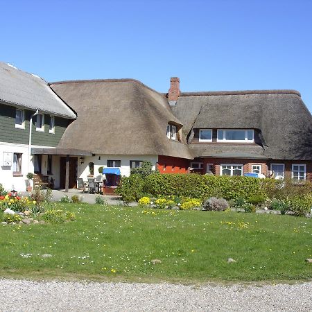Hotel Garni Zur Post Utersum Exteriör bild