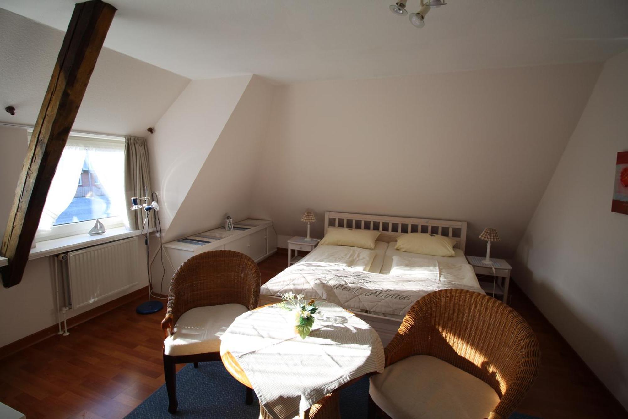 Hotel Garni Zur Post Utersum Exteriör bild