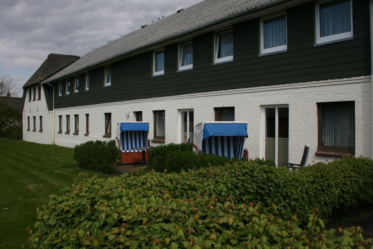 Hotel Garni Zur Post Utersum Exteriör bild