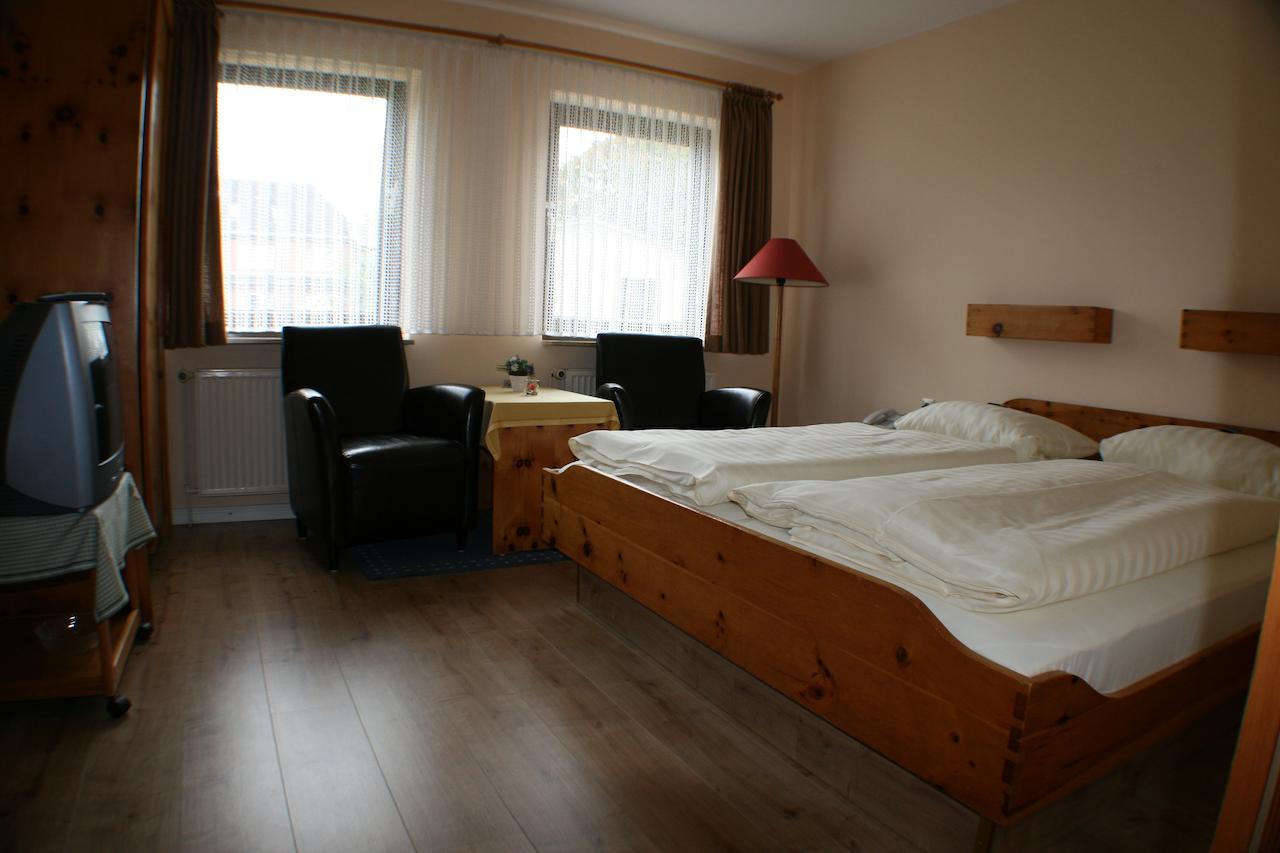 Hotel Garni Zur Post Utersum Exteriör bild