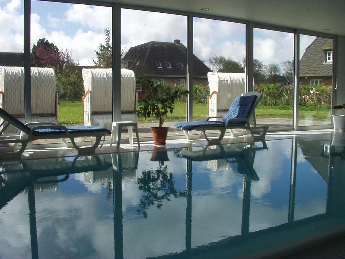 Hotel Garni Zur Post Utersum Exteriör bild